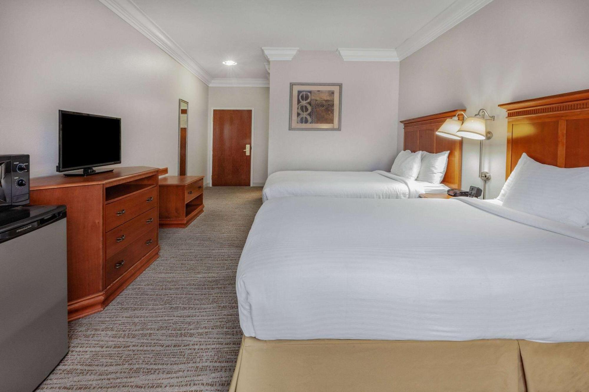 Days Inn By Wyndham Alta Vista Altavista Exteriér fotografie